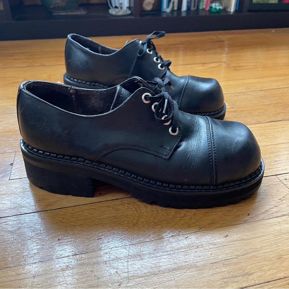 Y2K Black chunky platform boots (Sketchers like)